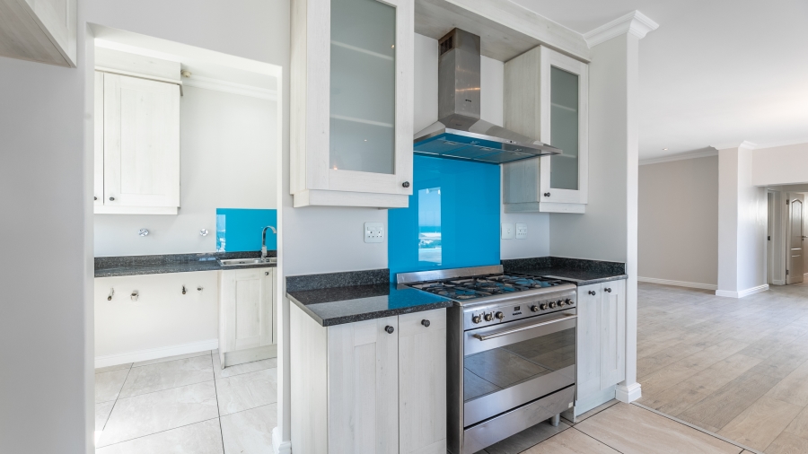 To Let 4 Bedroom Property for Rent in Bloubergstrand Western Cape